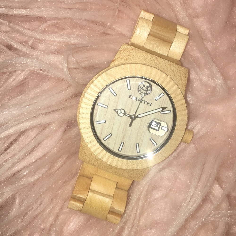 REAL WOOD WATCH NEVER USED